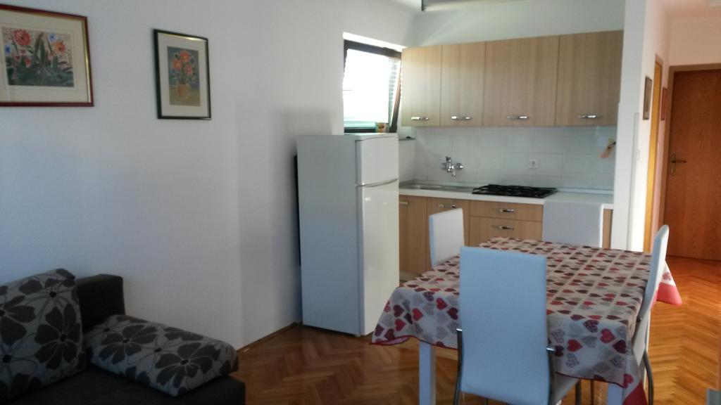 Apt Mirella Apartment 罗维尼 客房 照片